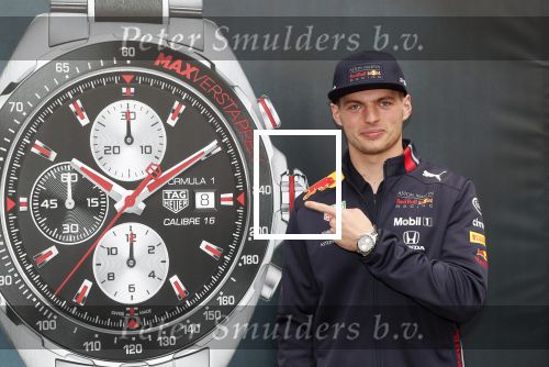 Amsterdam 16 oktober 2019
Presentatie nieruwe Tag Heuer Max Verstappen horloge bij Majestic. Max arriveert in een speciale Aston Martin op de dam in Amsterdam. Shelly sterk presenteert de presentatie.