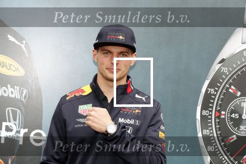 Amsterdam 16 oktober 2019
Presentatie nieruwe Tag Heuer Max Verstappen horloge bij Majestic. Max arriveert in een speciale Aston Martin op de dam in Amsterdam. Shelly sterk presenteert de presentatie.