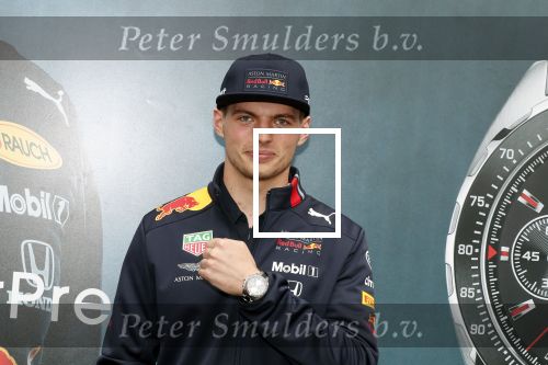 Amsterdam 16 oktober 2019
Presentatie nieruwe Tag Heuer Max Verstappen horloge bij Majestic. Max arriveert in een speciale Aston Martin op de dam in Amsterdam. Shelly sterk presenteert de presentatie.
