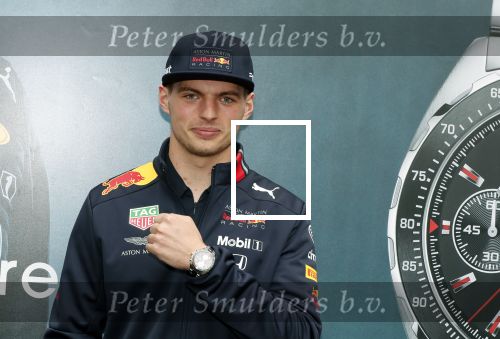 Amsterdam 16 oktober 2019
Presentatie nieruwe Tag Heuer Max Verstappen horloge bij Majestic. Max arriveert in een speciale Aston Martin op de dam in Amsterdam. Shelly sterk presenteert de presentatie.