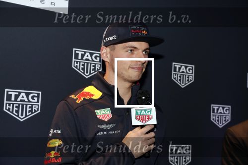 Amsterdam 16 oktober 2019
Presentatie nieruwe Tag Heuer Max Verstappen horloge bij Majestic. Max arriveert in een speciale Aston Martin op de dam in Amsterdam. Shelly sterk presenteert de presentatie.