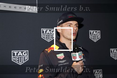 Amsterdam 16 oktober 2019
Presentatie nieruwe Tag Heuer Max Verstappen horloge bij Majestic. Max arriveert in een speciale Aston Martin op de dam in Amsterdam. Shelly sterk presenteert de presentatie.