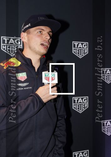 Amsterdam 16 oktober 2019
Presentatie nieruwe Tag Heuer Max Verstappen horloge bij Majestic. Max arriveert in een speciale Aston Martin op de dam in Amsterdam. Shelly sterk presenteert de presentatie.