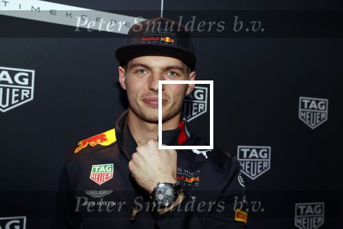 Amsterdam 16 oktober 2019
Presentatie nieruwe Tag Heuer Max Verstappen horloge bij Majestic. Max arriveert in een speciale Aston Martin op de dam in Amsterdam. Shelly sterk presenteert de presentatie.