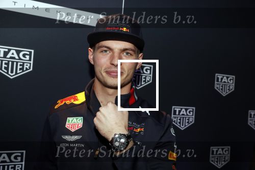 Amsterdam 16 oktober 2019
Presentatie nieruwe Tag Heuer Max Verstappen horloge bij Majestic. Max arriveert in een speciale Aston Martin op de dam in Amsterdam. Shelly sterk presenteert de presentatie.