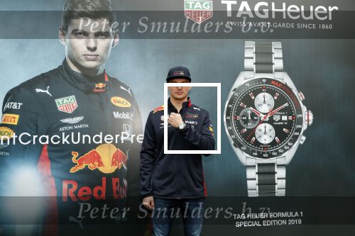 Amsterdam 16 oktober 2019
Presentatie nieruwe Tag Heuer Max Verstappen horloge bij Majestic. Max arriveert in een speciale Aston Martin op de dam in Amsterdam. Shelly sterk presenteert de presentatie.