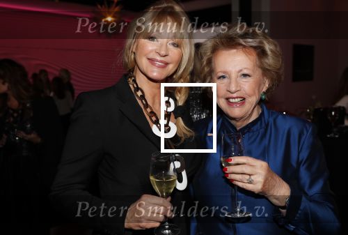 Amsterdam 12 november 2019
Presentatie nieuwe Nouveau met Leco v Zadelhoff als gast hoofdredakteur. De presentatie vond plaats in hotel The Dylan . Merel Laseur en Babette Cremer