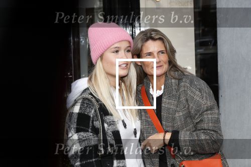 Amsterdam 12 november 2019
Presentatie en opening winkel Shoeby van Fred v Leer en Nicolette v Dam.
Mikky Kiemeney met moeder