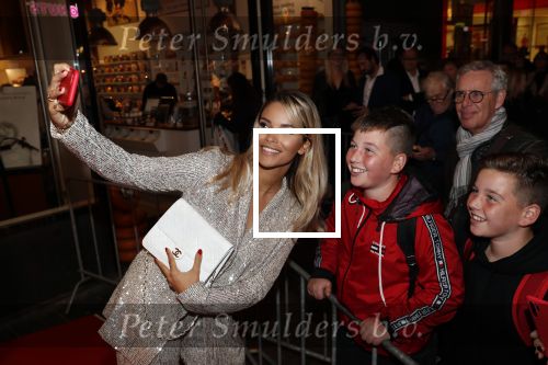Amsterdam 14 oktober 2019
Premiere Wat is dan liefde in Tuschinski. Monica Geuze kwam met partner Lars Veldwijk