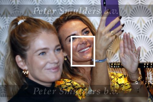 Amsterdam 12 november 2019
Presentatie en opening winkel Shoeby van Fred v Leer en Nicolette v Dam.
Monique Westenberg