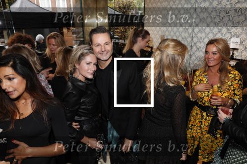 Amsterdam 12 november 2019
Presentatie en opening winkel Shoeby van Fred v Leer en Nicolette v Dam.
Monique Westenberg en Nikkie Plessen