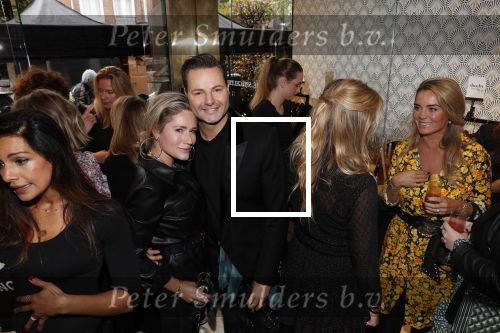 Amsterdam 12 november 2019
Presentatie en opening winkel Shoeby van Fred v Leer en Nicolette v Dam.
Monique Westenberg en Nikkie Plessen