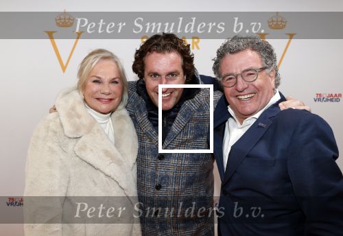 Katwijk 30 oktober 2019
9 jaar soldaat van Oranje in de hangar op vliegveld Valkenburg . Monique v d Ven met haar man Edwin de Vries en Edwin Smulders