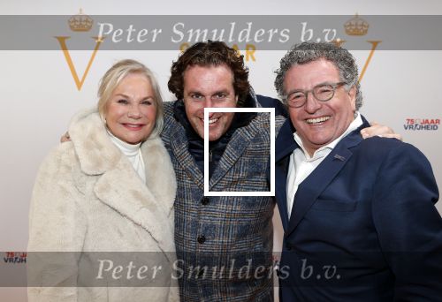 Katwijk 30 oktober 2019
9 jaar soldaat van Oranje in de hangar op vliegveld Valkenburg . Monique v d Ven met haar man Edwin de Vries en Edwin Smulders
