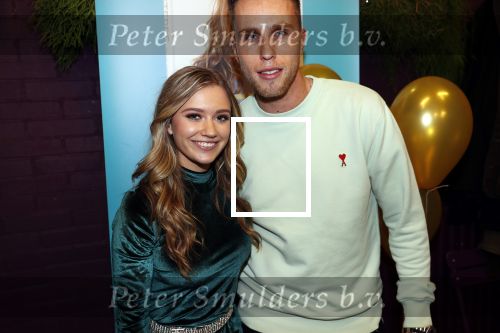 Utrecht 21 oktober 2019
Boekpresentatie Sterre Koning bij de ping pong club. Romy Monteiro krijgt het eerste boek. Nicky Romero