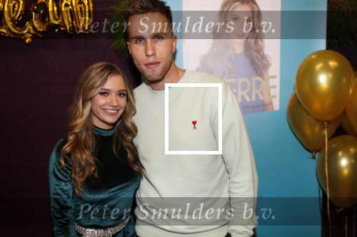 Utrecht 21 oktober 2019
Boekpresentatie Sterre Koning bij de ping pong club. Romy Monteiro krijgt het eerste boek. Nicky Romero