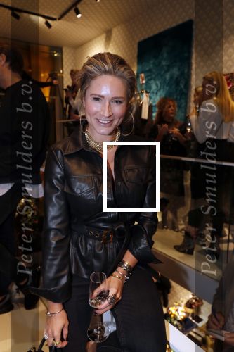 Amsterdam 12 november 2019
Presentatie en opening winkel Shoeby van Fred v Leer en Nicolette v Dam.
Nikkie Plessen