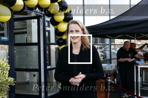 Zwijndrecht 3 november 2019
Caroline v Eeden werkt een dag bij interieurwinkel Josi .