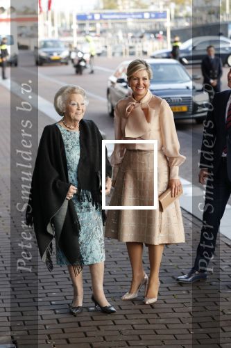 Amsterdam 4 november 2019
Koningin Maxima en prinses Beatrix arriveren bij uitreiking prins Bernhard cultuurprijs in theater aan het IJ.