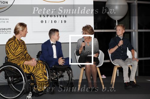 Amstelveen 1 oktober 2019
15 jaar de Esther Vergeer Foundation in het Cobra museum . Er wordt een expositie geopend van 15 fotografen waaronder oa William Rutten Estelle Cruijff Klaasjan v d Weij Patty Brard Isa Hoes Marco Borsato Sacha de Boer Klaas v Kruistem en Edwin Smulders. Anouk Smulders presenteert het en Prinses Margriet is aanwezig.