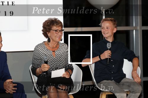 Amstelveen 1 oktober 2019
15 jaar de Esther Vergeer Foundation in het Cobra museum . Er wordt een expositie geopend van 15 fotografen waaronder oa William Rutten Estelle Cruijff Klaasjan v d Weij Patty Brard Isa Hoes Marco Borsato Sacha de Boer Klaas v Kruistem en Edwin Smulders. Anouk Smulders presenteert het en Prinses Margriet is aanwezig.