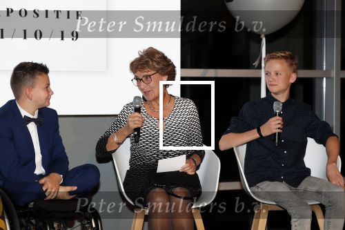 Amstelveen 1 oktober 2019
15 jaar de Esther Vergeer Foundation in het Cobra museum . Er wordt een expositie geopend van 15 fotografen waaronder oa William Rutten Estelle Cruijff Klaasjan v d Weij Patty Brard Isa Hoes Marco Borsato Sacha de Boer Klaas v Kruistem en Edwin Smulders. Anouk Smulders presenteert het en Prinses Margriet is aanwezig.