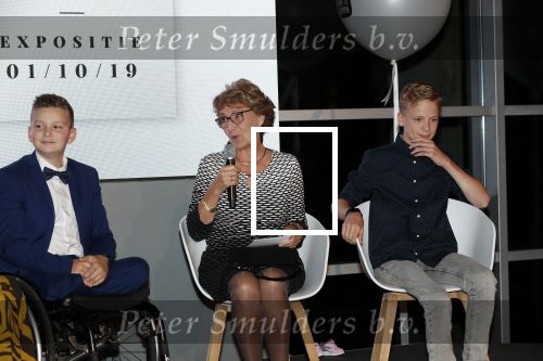 Amstelveen 1 oktober 2019
15 jaar de Esther Vergeer Foundation in het Cobra museum . Er wordt een expositie geopend van 15 fotografen waaronder oa William Rutten Estelle Cruijff Klaasjan v d Weij Patty Brard Isa Hoes Marco Borsato Sacha de Boer Klaas v Kruistem en Edwin Smulders. Anouk Smulders presenteert het en Prinses Margriet is aanwezig.