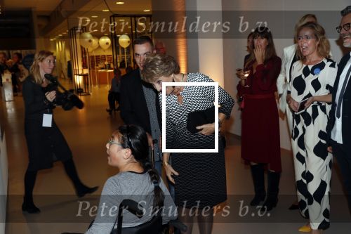 Amstelveen 1 oktober 2019
15 jaar de Esther Vergeer Foundation in het Cobra museum . Er wordt een expositie geopend van 15 fotografen waaronder oa William Rutten Estelle Cruijff Klaasjan v d Weij Patty Brard Isa Hoes Marco Borsato Sacha de Boer Klaas v Kruistem en Edwin Smulders. Anouk Smulders presenteert het en Prinses Margriet is aanwezig.