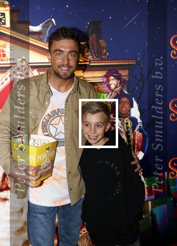 Amsterdam 5 oktober 2019
Premiere Sinterklaasfilm in pathe Arena . Rene Watzema met zijn neefje