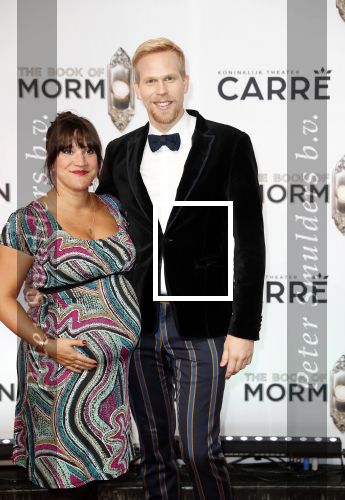 Amsterdam 3 oktober 2019
Premiere Book of Mormon in Carre. Rick Paul van Mulligen (38) en zijn man RenÃ© (33) verwachten een tweede kind. CabaretiÃ¨re Nina de la Croix  is zwanger van hun 2e kind