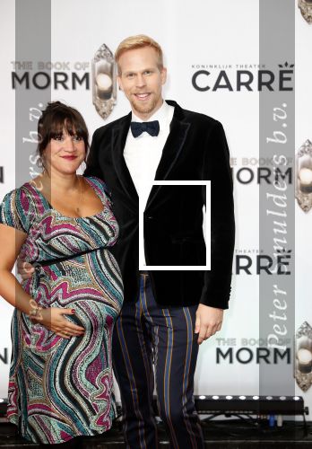 Amsterdam 3 oktober 2019
Premiere Book of Mormon in Carre. Rick Paul van Mulligen (38) en zijn man RenÃ© (33) verwachten een tweede kind. CabaretiÃ¨re Nina de la Croix  is zwanger van hun 2e kind