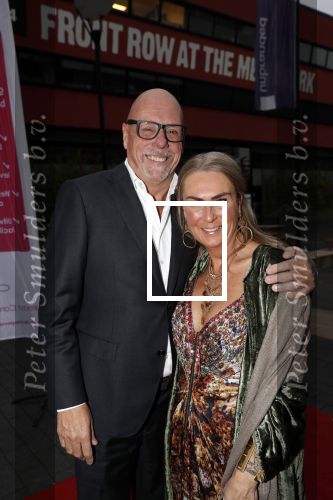 Hilversum 7 oktober 2019
Gala voor breast care foundation in studio 21. Rolf Meter met partner