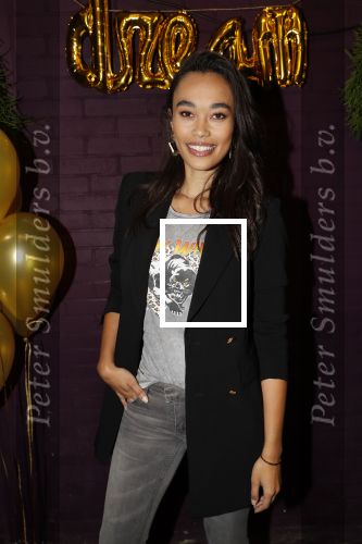 Utrecht 21 oktober 2019
Boekpresentatie Sterre Koning bij de ping pong club. Romy Monteiro krijgt het eerste boek.