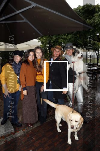 Blaricum 4 oktober 2019
Dierendag met een ontbijt voor de hondjes georganiseerd door Rossana Kluivert en Nino Wilkes. Anouk Smulders presenteert het.