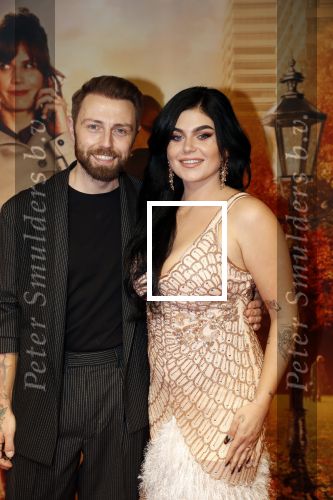 Amsterdam 14 oktober 2019
Premiere Wat is dan liefde in Tuschinski. Roxeanne Hazes kwam met partner Erik Zwennes