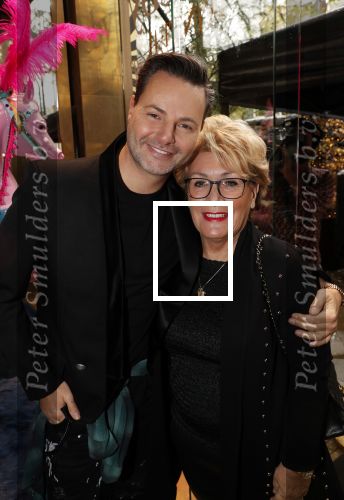 Amsterdam 12 november 2019
Presentatie en opening winkel Shoeby van Fred v Leer en Nicolette v Dam. Frd met medium Sarina