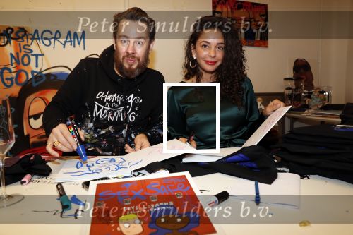 Amsterdam 11 november 2019
Boekpresentatie Fajah Lourens en Selwyn Senatori. De kinderen van fajah krijgen het eerste exemplaar