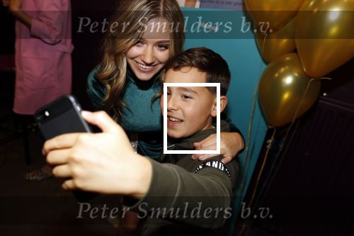Utrecht 21 oktober 2019
Boekpresentatie Sterre Koning bij de ping pong club. Romy Monteiro krijgt het eerste boek. Silver