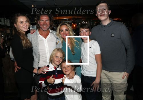 Bergen 2 november 2019
Sonja Bakker viert haar 45e verjaardag bij Wonders in Bergen. Haar vriend Barry v Suijdam en al hun kinderen zijn erbij.