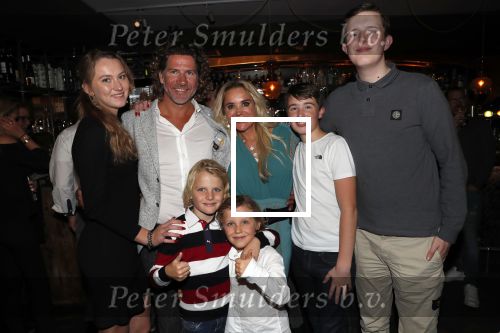 Bergen 2 november 2019
Sonja Bakker viert haar 45e verjaardag bij Wonders in Bergen. Haar vriend Barry v Suijdam en al hun kinderen zijn erbij.