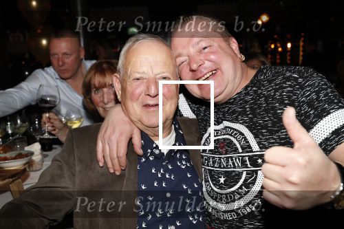 Bergen 2 november 2019
Sonja Bakker viert haar 45e verjaardag bij Wonders in Bergen. Haar vriend Barry v Suijdam en al hun kinderen zijn erbij. Sonja haar broer en vader