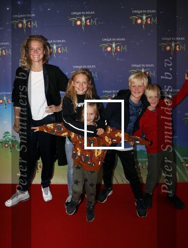 Den Haag 13 september 2019
Premiere Cirque du Soleil op het malieveld in Den Haag. Sophie Hilbrand met haar kinderen en vriendjes