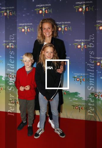 Den Haag 13 september 2019
Premiere Cirque du Soleil op het malieveld in Den Haag. Sophie Hilbrand met haar kinderen en vriendjes