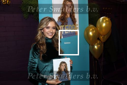 Utrecht 21 oktober 2019
Boekpresentatie Sterre Koning bij de ping pong club. Romy Monteiro krijgt het eerste boek.