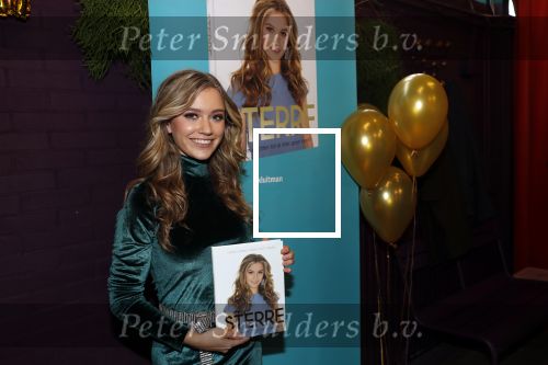 Utrecht 21 oktober 2019
Boekpresentatie Sterre Koning bij de ping pong club. Romy Monteiro krijgt het eerste boek.