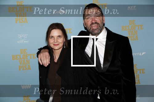 Amsterdam 7 oktober 2019
Premiere de belofte van Pisa in Tuschinski. Theo Maassen met zij partner