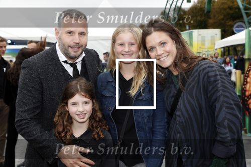 Den Haag 13 september 2019
Premiere Cirque du Soleil op het malieveld in Den Haag.
Tijl Beckand met zijn kinderen en vriendin