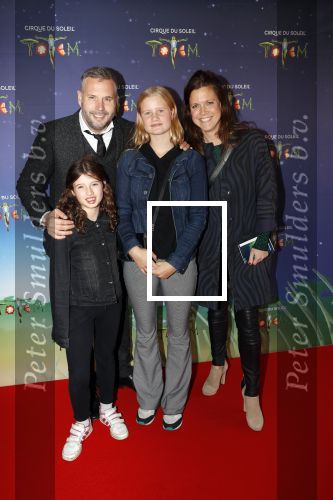 Den Haag 13 september 2019
Premiere Cirque du Soleil op het malieveld in Den Haag.
Tijl Beckand met zijn kinderen en vriendin