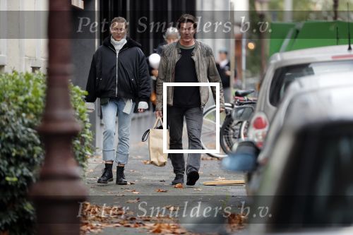 Amsterdam 4 november 2019
Twan Huys aan het winkelen met zijn vrouw
