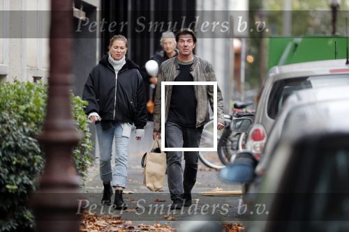 Amsterdam 4 november 2019
Twan Huys aan het winkelen met zijn vrouw
